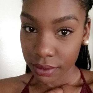 Meet your Posher, Laurie